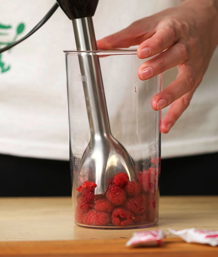 Cuisine_Himbeerpudding_01_desktop Cuisine_Himbeerpudding_01_desktop