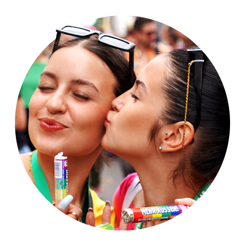 Toleranz Frauen küssen sich