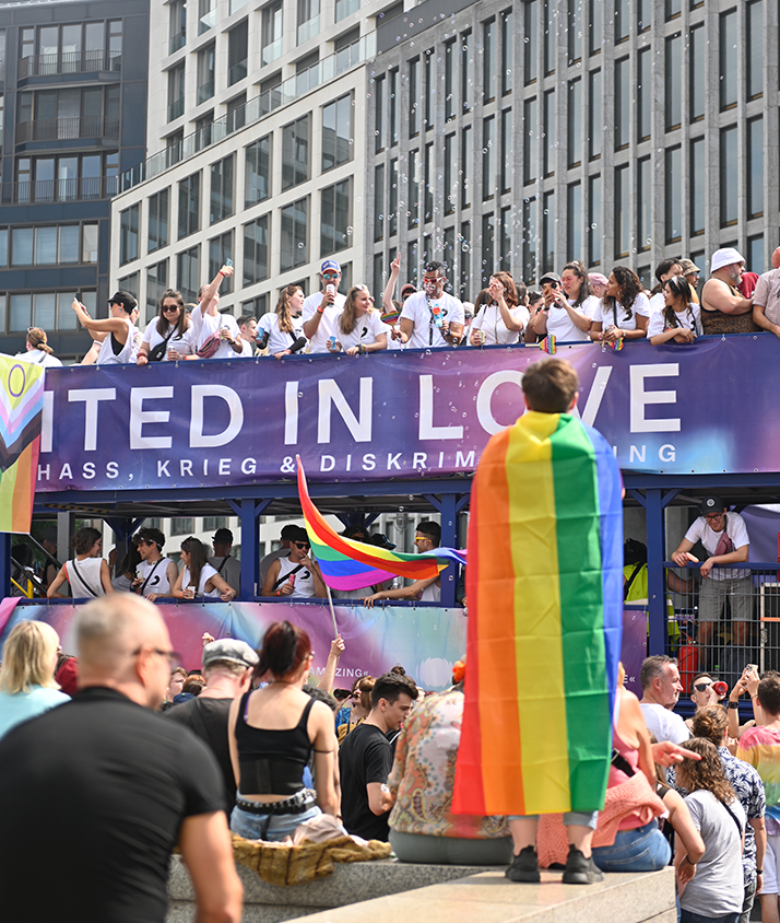 Toleranz_11_desktop Toleranz_11_desktop